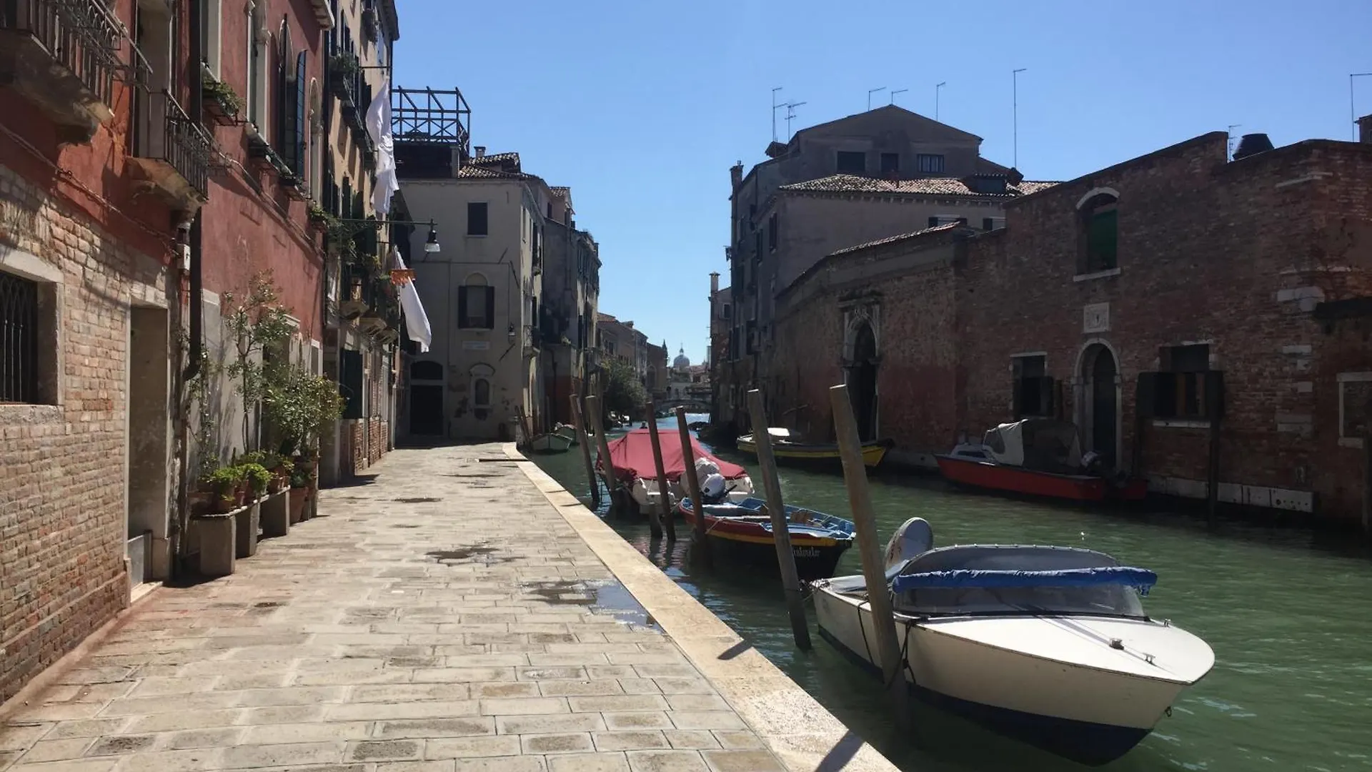 Bella Addai Apartment Venice